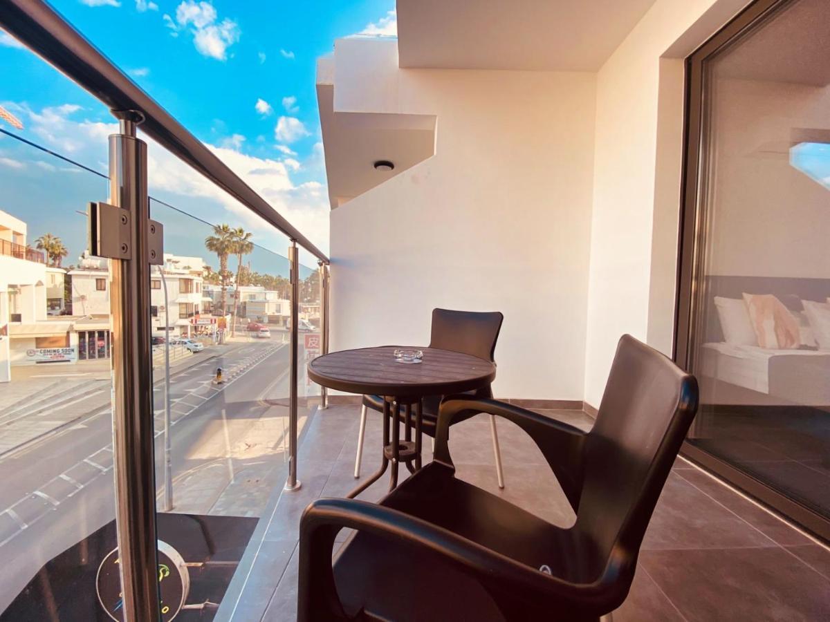 Phaedrus Living: Seaside Luxury Flat Athina 118 Apartment Пафос Екстериор снимка