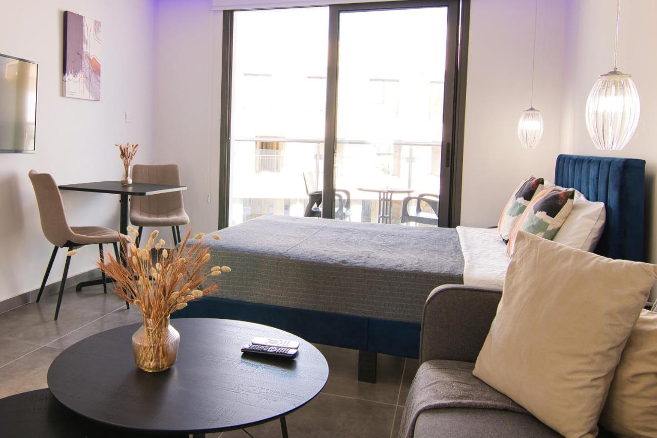 Phaedrus Living: Seaside Luxury Flat Athina 118 Apartment Пафос Екстериор снимка