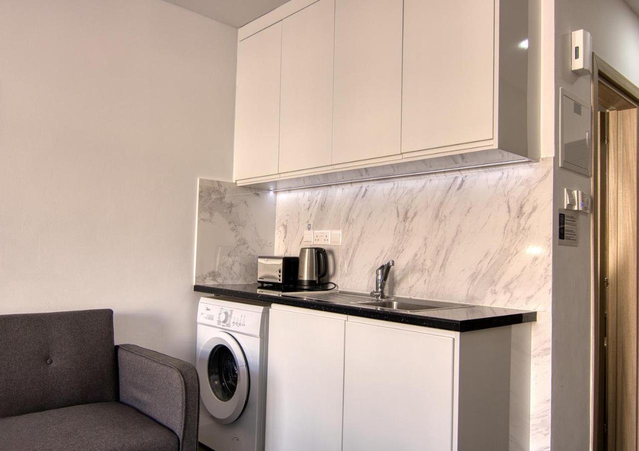 Phaedrus Living: Seaside Luxury Flat Athina 118 Apartment Пафос Екстериор снимка